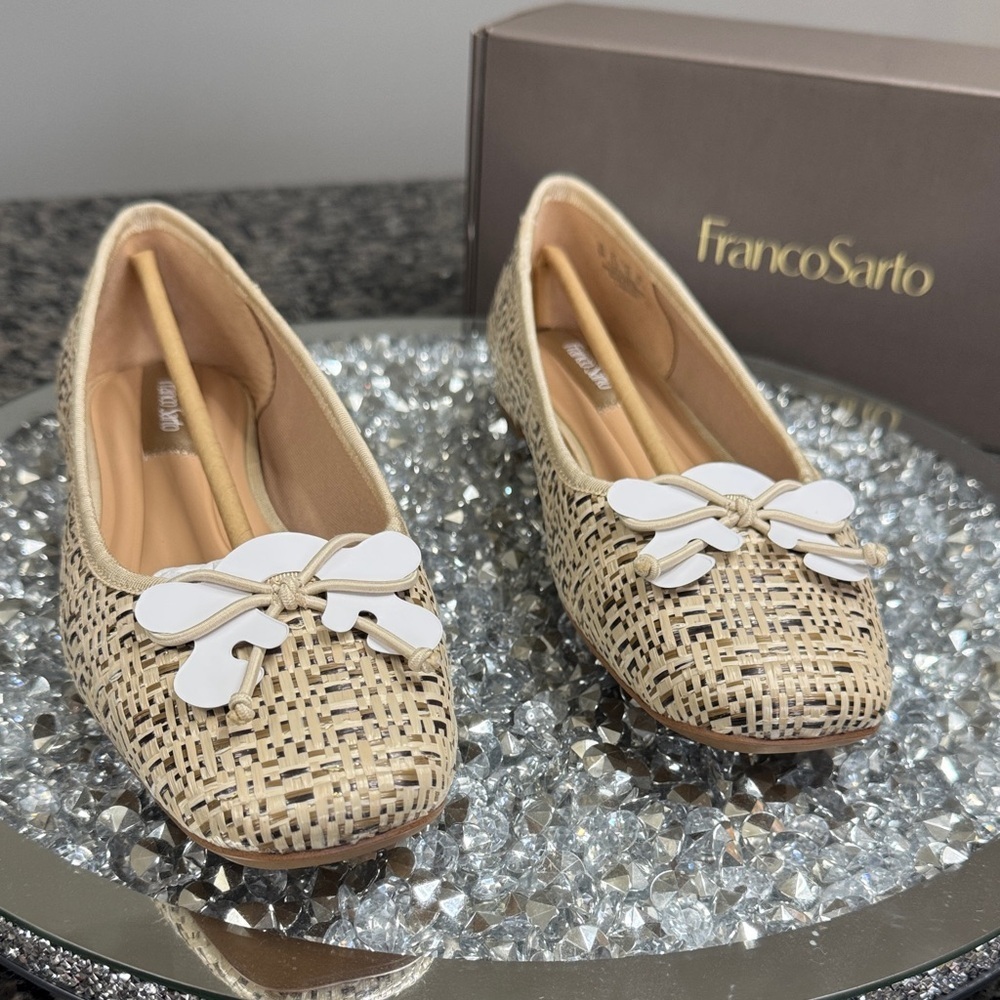 Franco Sarto Abigail Beige Woven Flats with White Bow Accents NEW 9W - Picture 2 of 14